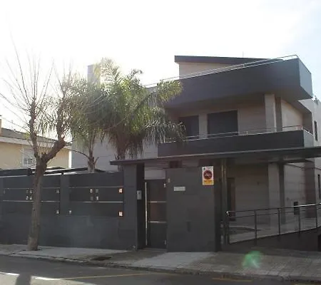 De Lujo Con Jardin, Piscina Y Aparcamiento Todo Privado. Holiday home Salou
