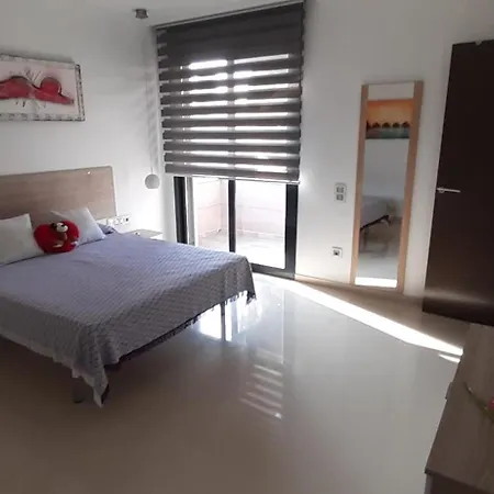 De Lujo Con Jardin, Piscina Y Aparcamiento Todo Privado. Salou