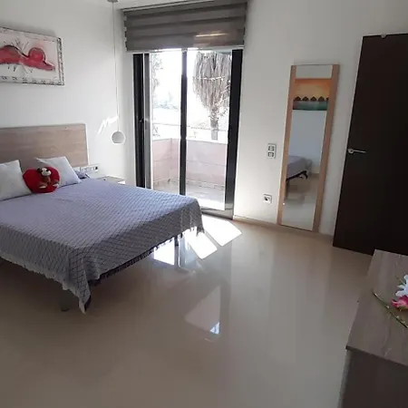 De Lujo Con Jardin, Piscina Y Aparcamiento Todo Privado. Holiday home *