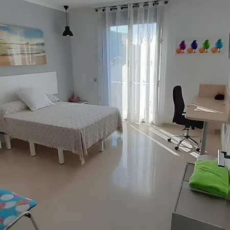 De Lujo Con Jardin, Piscina Y Aparcamiento Todo Privado. *